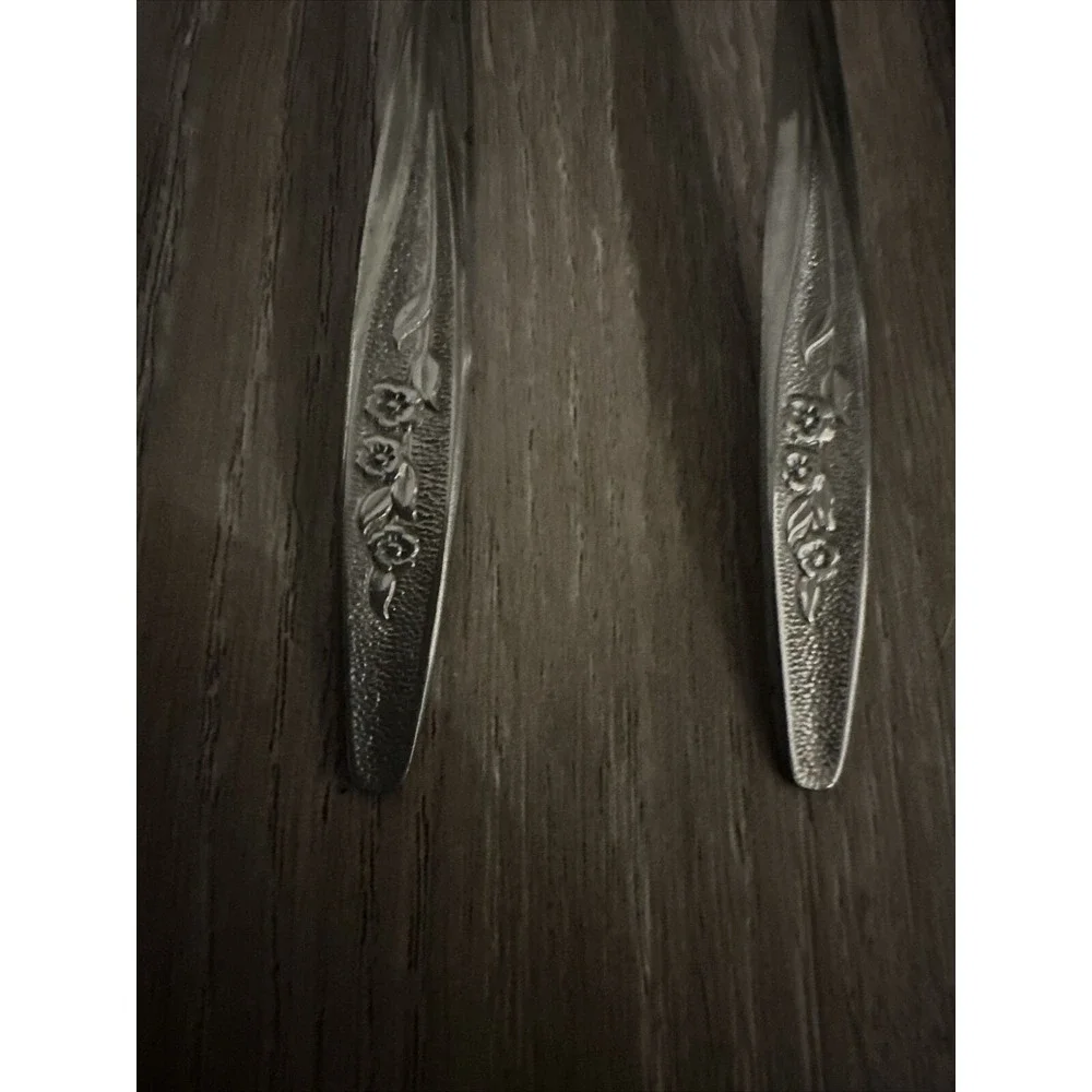 8 Teaspoons Radiant Rose Textured Superior Stainless Steel‎ USA Flatware